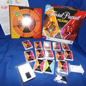 TRIVIAL PURSUIT TEAM EDITION TRIVIA FAMILY BOARD GAME  *New/UnSealed*